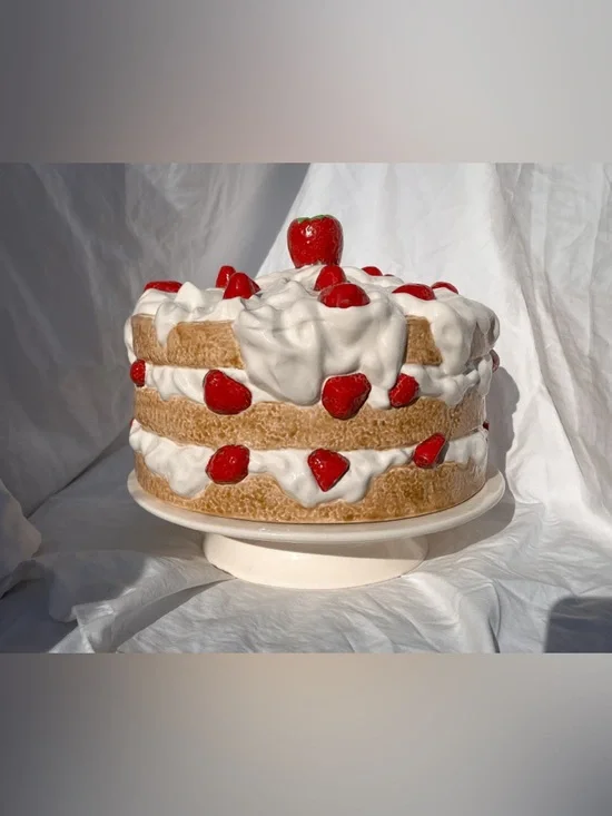 Vintage Ceramic Strawberry Shortcake  Centerpiece/Cake Stand - Picture 2 of 8